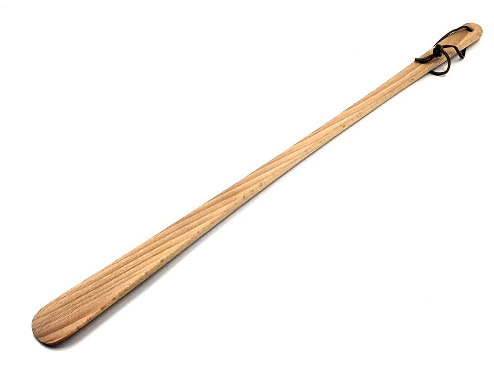 Lesena žlica za obuvanje 64 cm