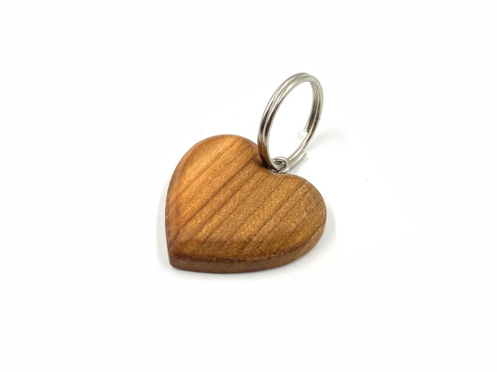 Obesek za ključe v obliki srca 39 x 37 x 9 mm, češnja