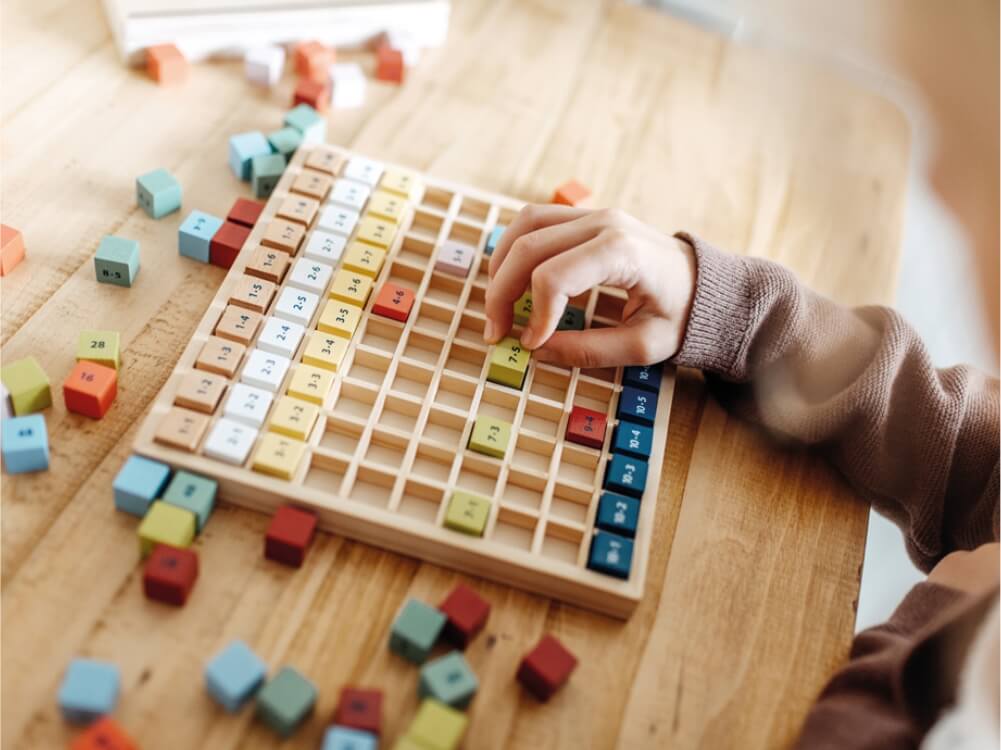 Lesena igrača za učenje poštevanke, Small foot 11163