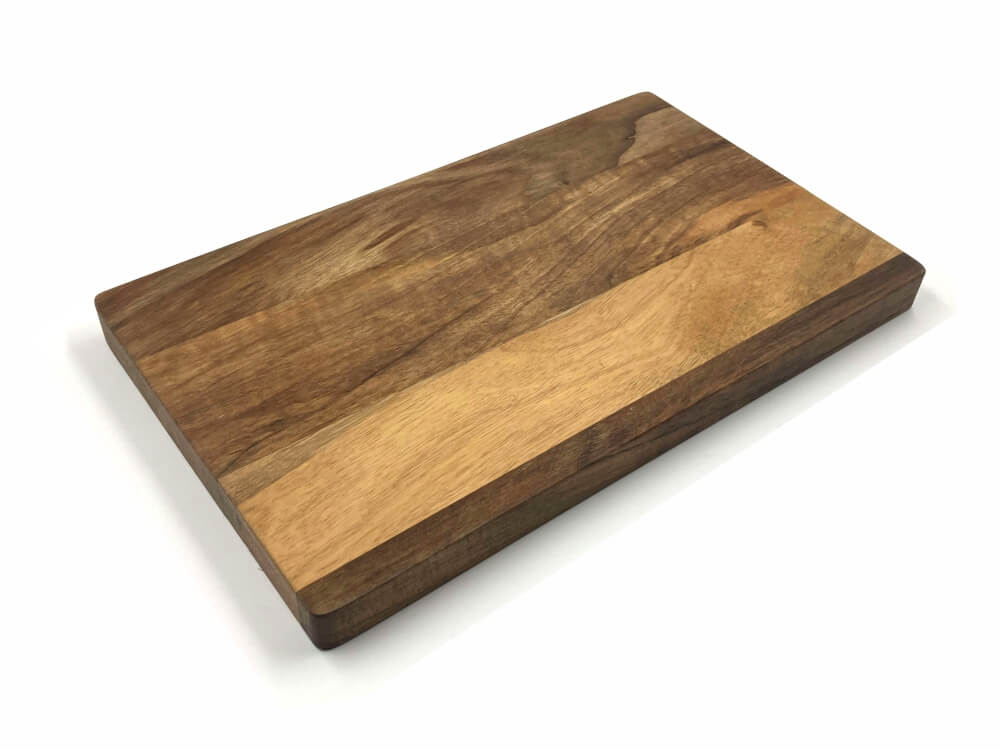 Orehova lesena deska 30 x 18 x 2 cm, oljena